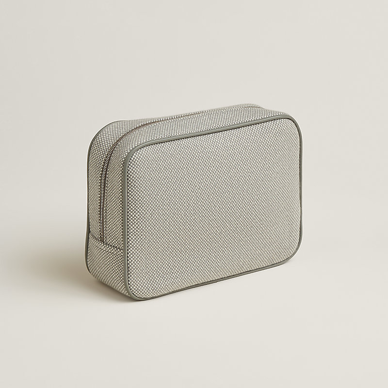 【シンプル】HERMES Chapitre H Cavalier ポーチ スモール Chapitre H Cavalier case, small model | Hermès Australia